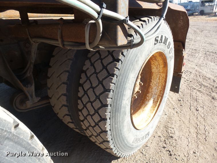 image for item EF9666 2006 International 7400  rolloff container truck