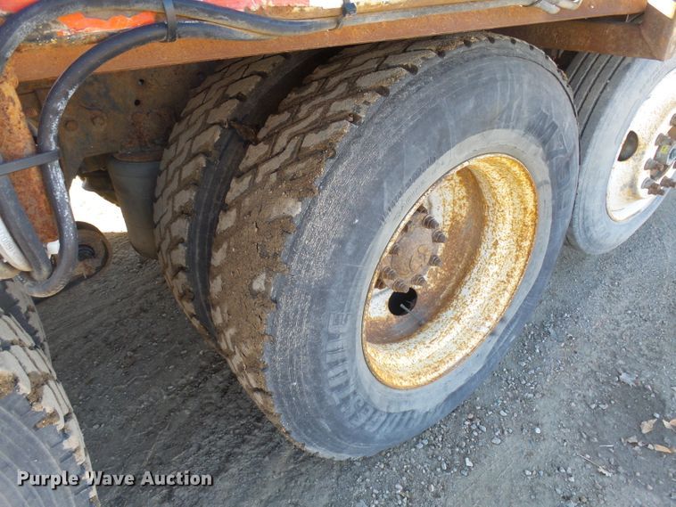 image for item EF9666 2006 International 7400  rolloff container truck