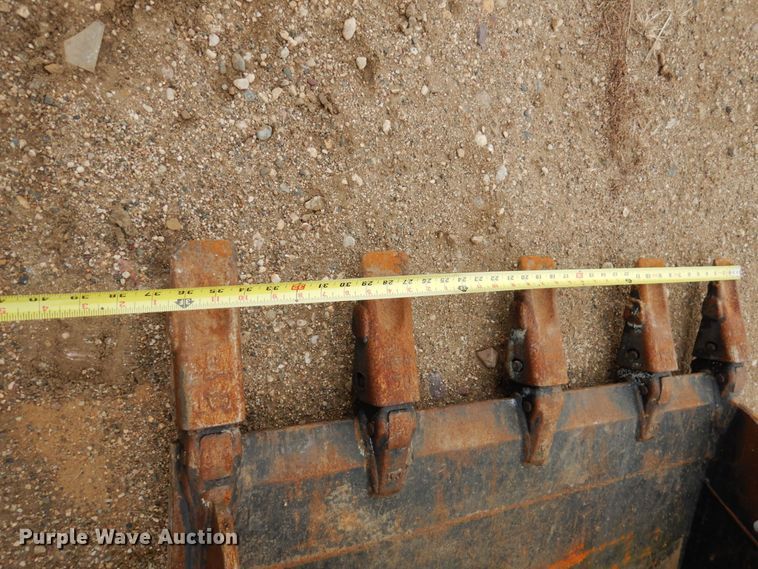 image for item FR9566 Caterpillar excavator bucket