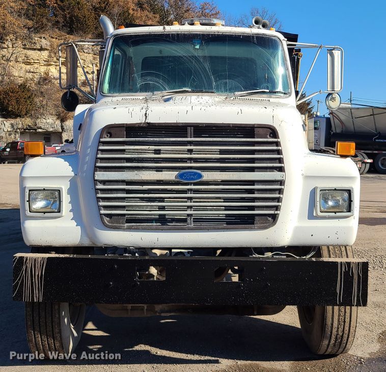 image for item FW9628 1993 Ford LT9000  dump truck