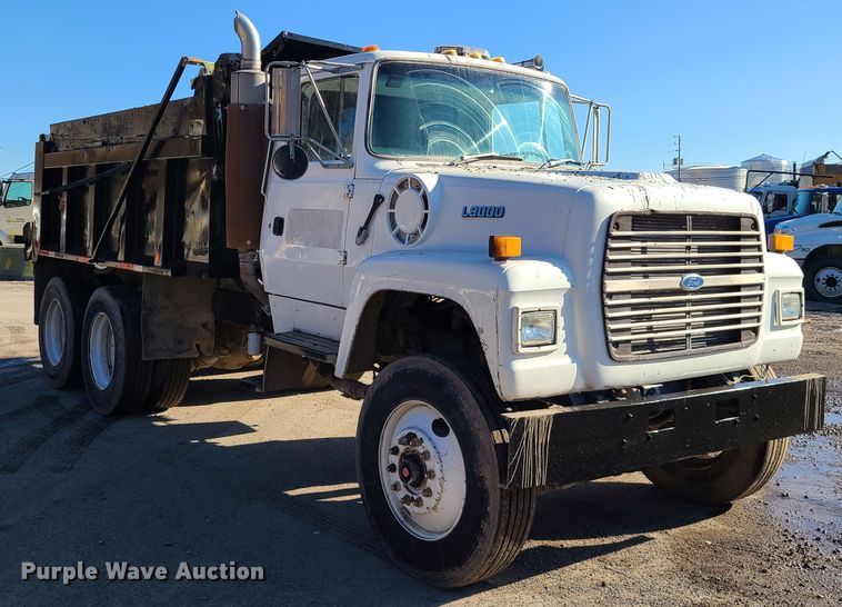 image for item FW9628 1993 Ford LT9000  dump truck