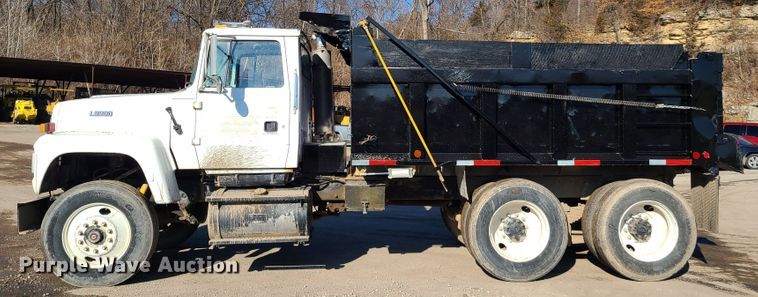 image for item FW9628 1993 Ford LT9000  dump truck