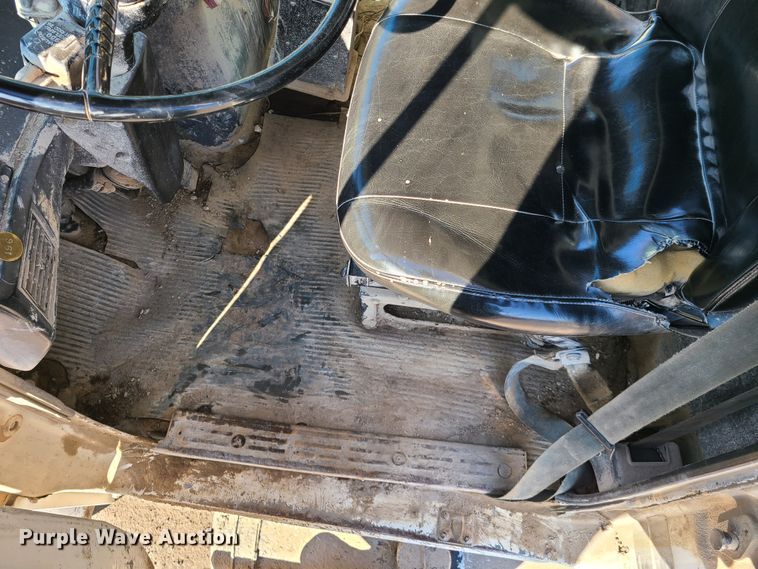 image for item FW9628 1993 Ford LT9000  dump truck