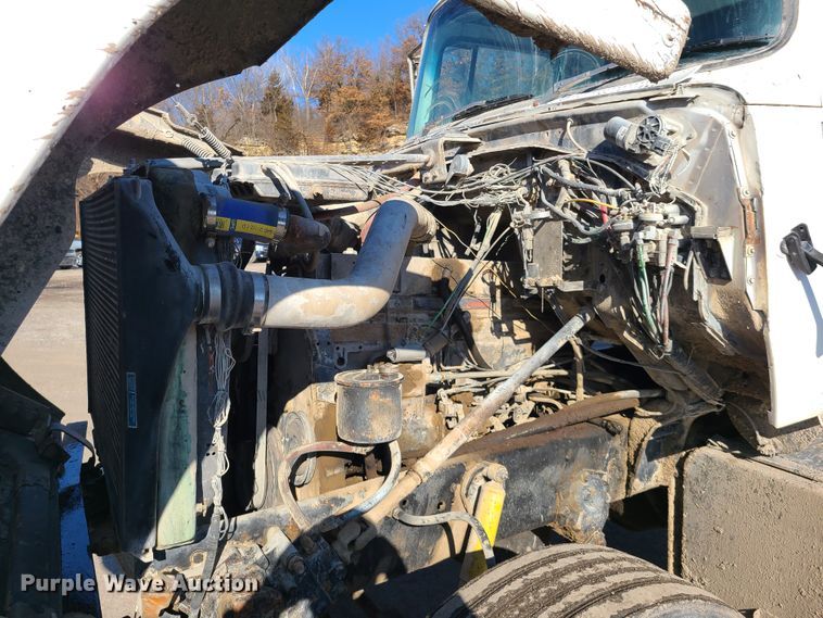 image for item FW9628 1993 Ford LT9000  dump truck