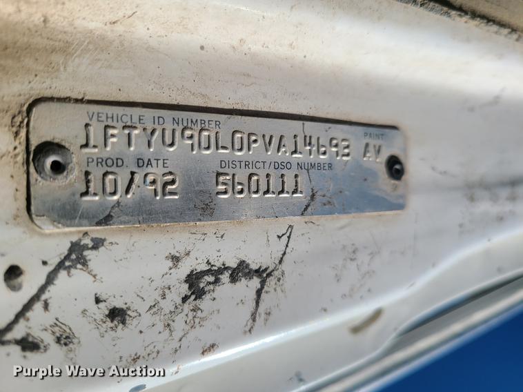 image for item FW9628 1993 Ford LT9000  dump truck