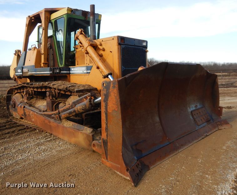 image for item GG9288 1988 Komatsu D135A-1  dozer