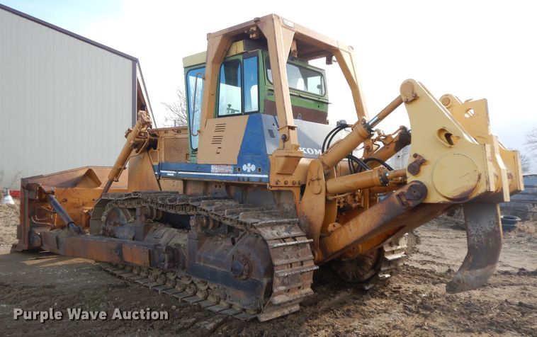 image for item GG9288 1988 Komatsu D135A-1  dozer