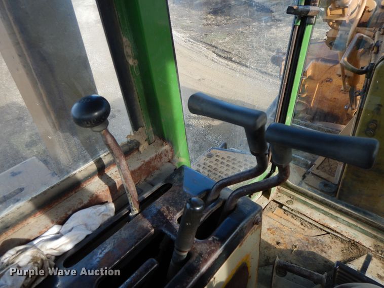 image for item GG9288 1988 Komatsu D135A-1  dozer