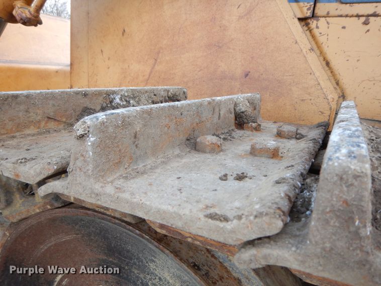 image for item GG9288 1988 Komatsu D135A-1  dozer