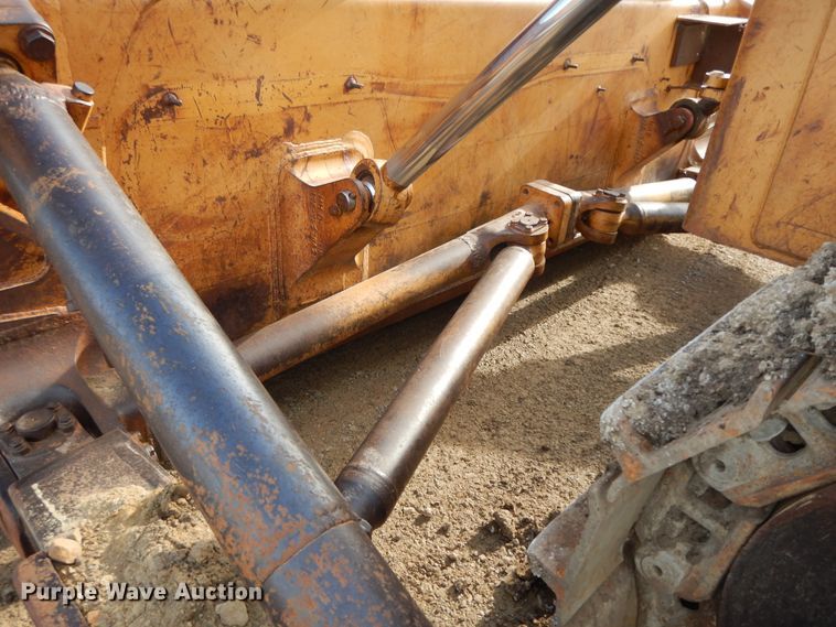 image for item GG9288 1988 Komatsu D135A-1  dozer