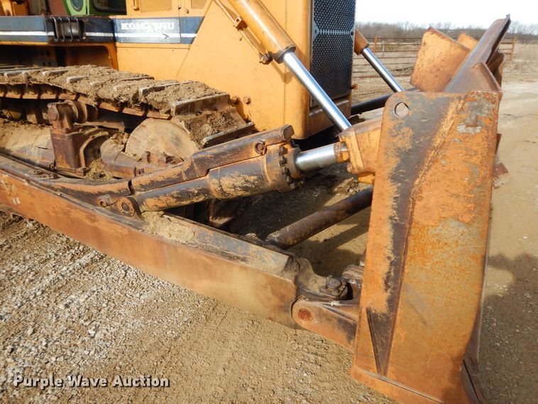 image for item GG9288 1988 Komatsu D135A-1  dozer