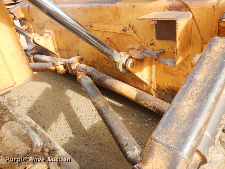 image for item GG9288 1988 Komatsu D135A-1  dozer