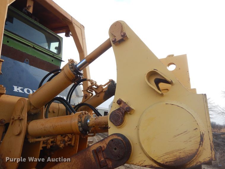 image for item GG9288 1988 Komatsu D135A-1  dozer
