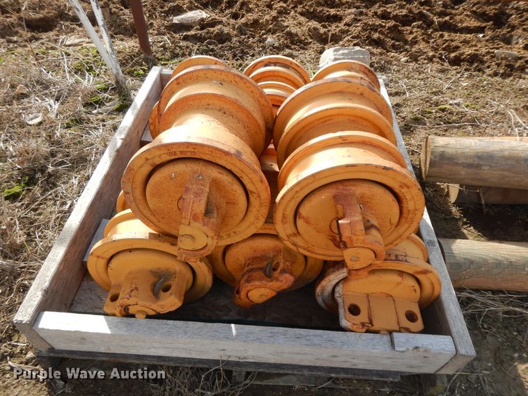 image for item GG9288 1988 Komatsu D135A-1  dozer