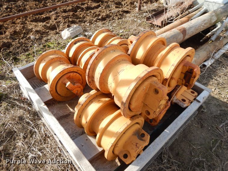 image for item GG9288 1988 Komatsu D135A-1  dozer