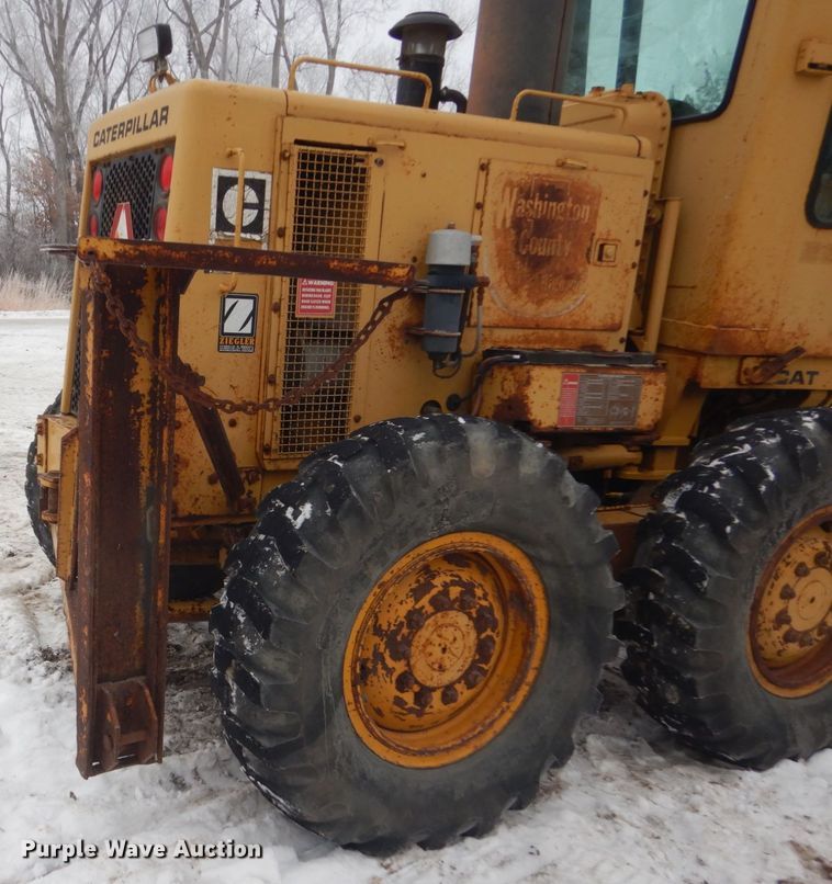 image for item HS9750 1982 Caterpillar 120G  motor grader