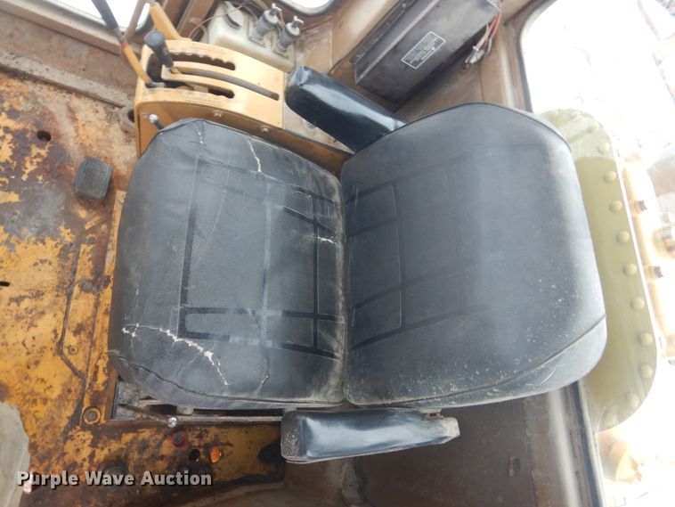 image for item HS9750 1982 Caterpillar 120G  motor grader