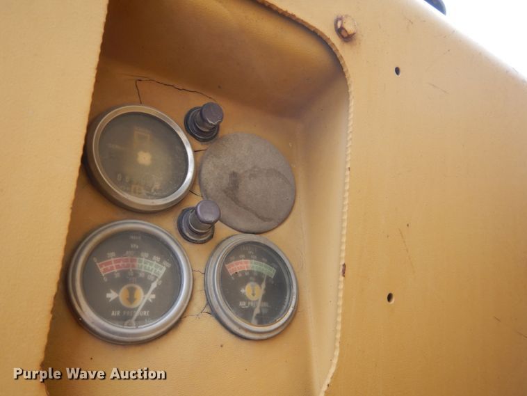 image for item HS9750 1982 Caterpillar 120G  motor grader