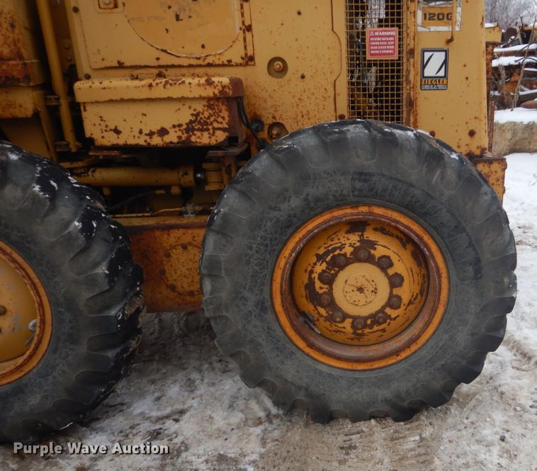 image for item HS9750 1982 Caterpillar 120G  motor grader