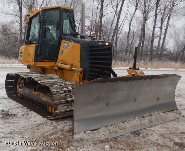 image for item HS9752 2011 John Deere 700J LGP  dozer