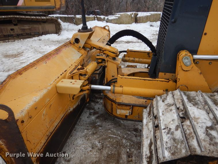 image for item HS9752 2011 John Deere 700J LGP  dozer