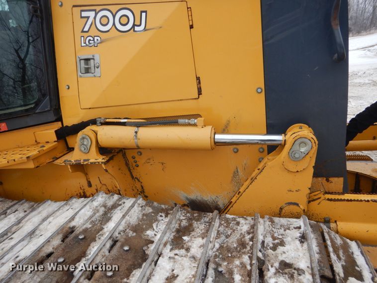 image for item HS9752 2011 John Deere 700J LGP  dozer