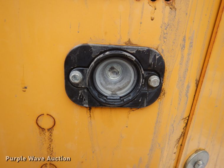 image for item HS9752 2011 John Deere 700J LGP  dozer