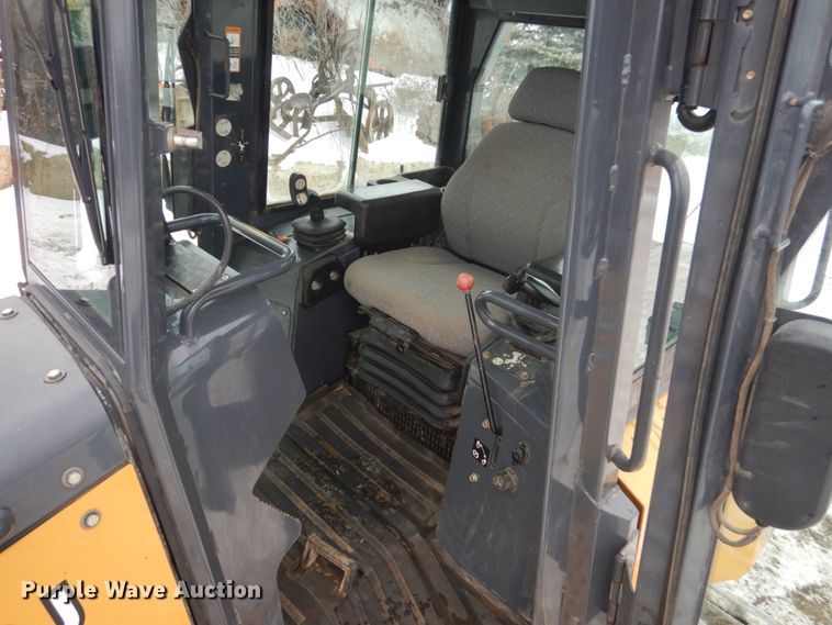 image for item HS9752 2011 John Deere 700J LGP  dozer