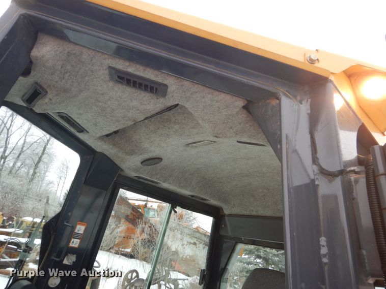 image for item HS9752 2011 John Deere 700J LGP  dozer