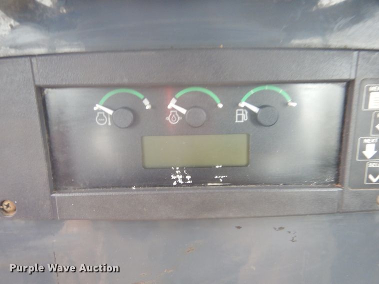 image for item HS9752 2011 John Deere 700J LGP  dozer