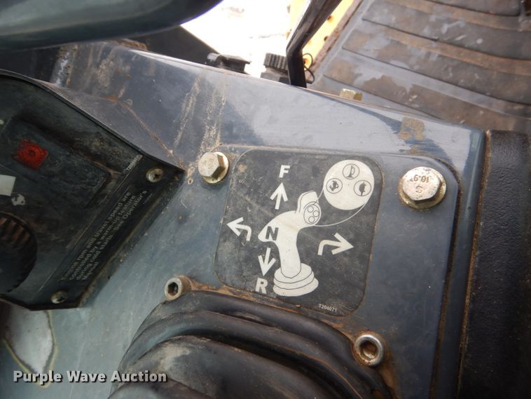 image for item HS9752 2011 John Deere 700J LGP  dozer