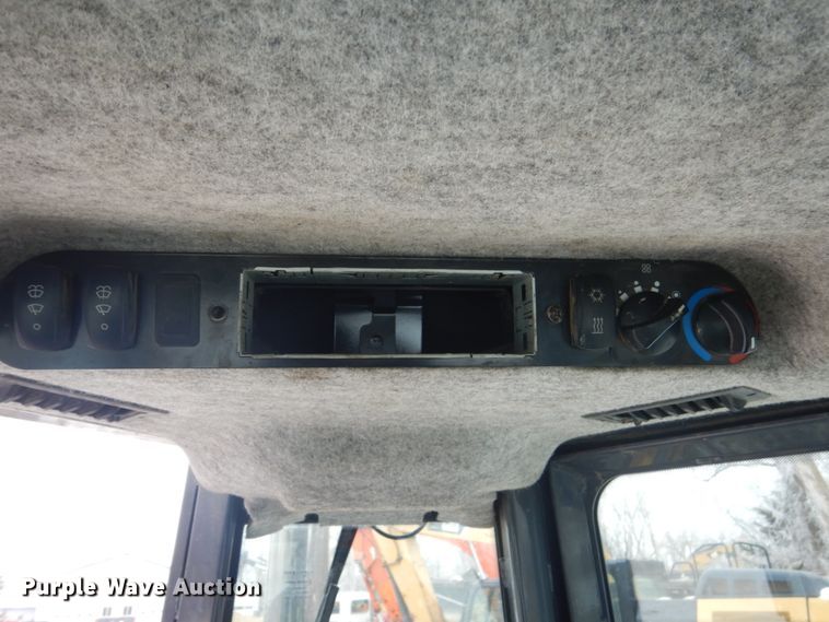 image for item HS9752 2011 John Deere 700J LGP  dozer