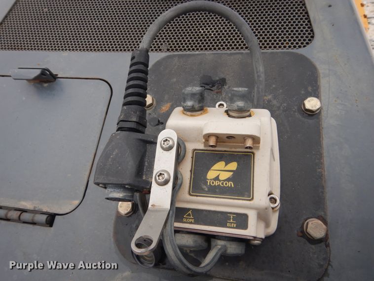 image for item HS9752 2011 John Deere 700J LGP  dozer