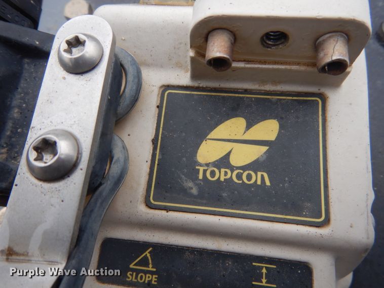 image for item HS9752 2011 John Deere 700J LGP  dozer