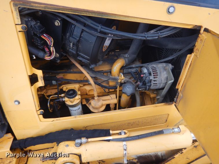 image for item HS9752 2011 John Deere 700J LGP  dozer