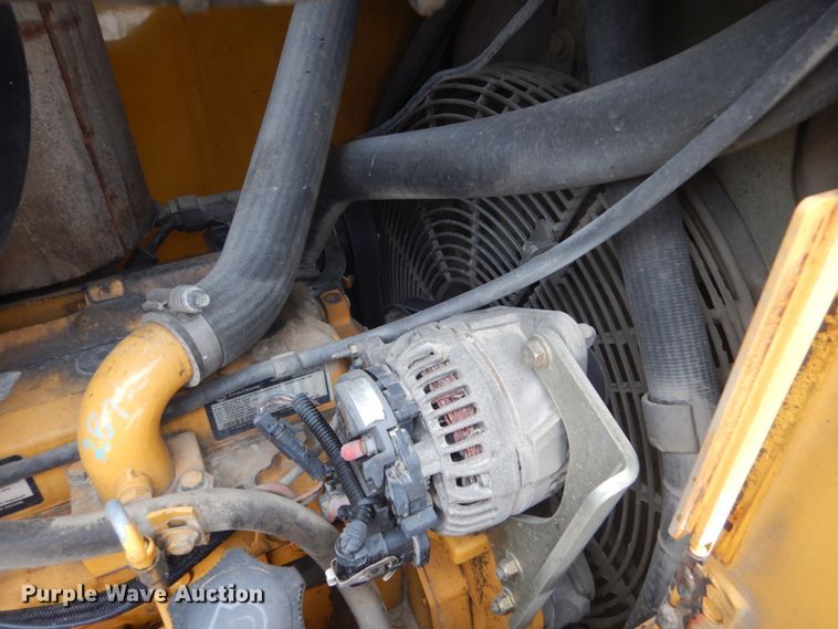 image for item HS9752 2011 John Deere 700J LGP  dozer