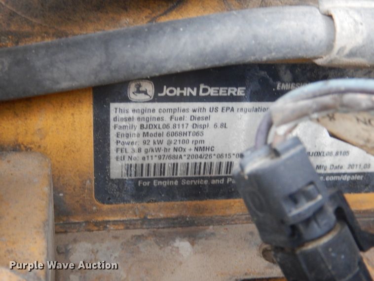 image for item HS9752 2011 John Deere 700J LGP  dozer