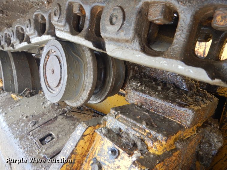 image for item HS9752 2011 John Deere 700J LGP  dozer