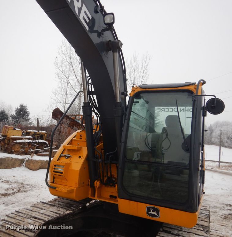 image for item HS9755 2014 John Deere 135G  excavator