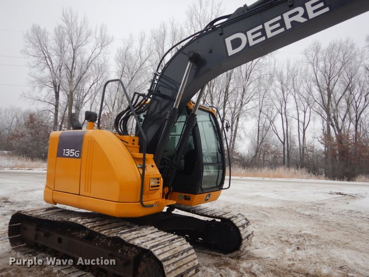 image for item HS9755 2014 John Deere 135G  excavator