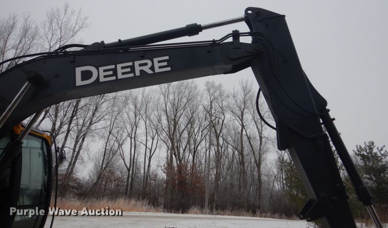 image for item HS9755 2014 John Deere 135G  excavator