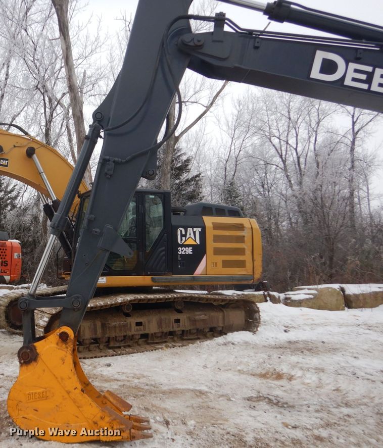 image for item HS9755 2014 John Deere 135G  excavator