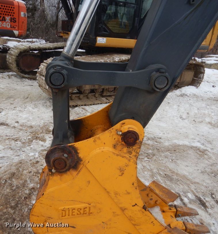 image for item HS9755 2014 John Deere 135G  excavator