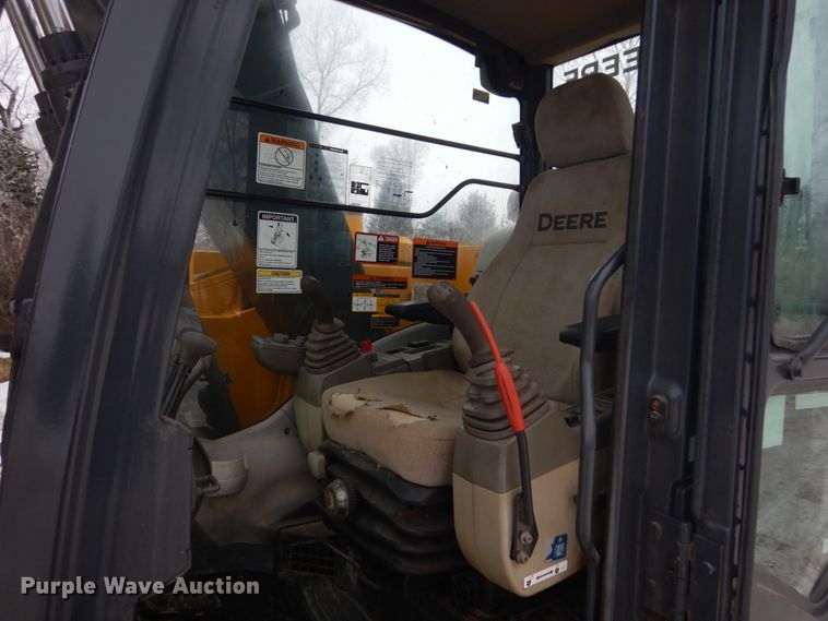 image for item HS9755 2014 John Deere 135G  excavator