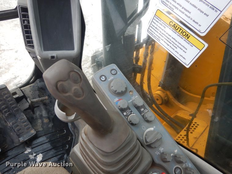 image for item HS9755 2014 John Deere 135G  excavator