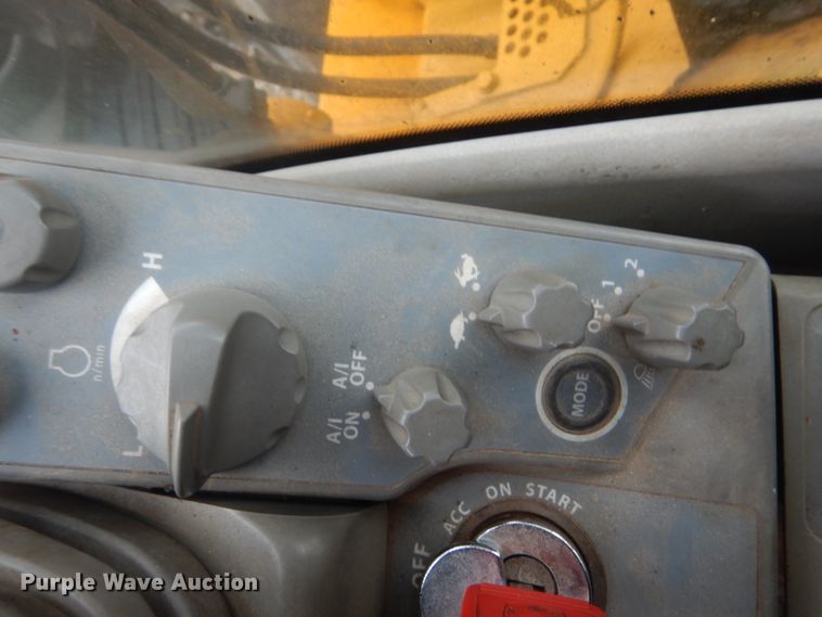 image for item HS9755 2014 John Deere 135G  excavator