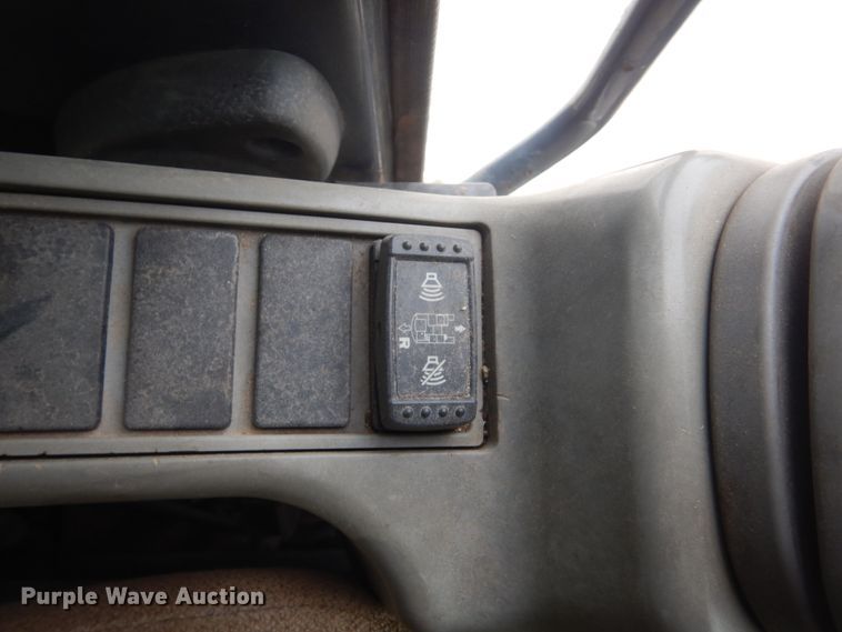 image for item HS9755 2014 John Deere 135G  excavator