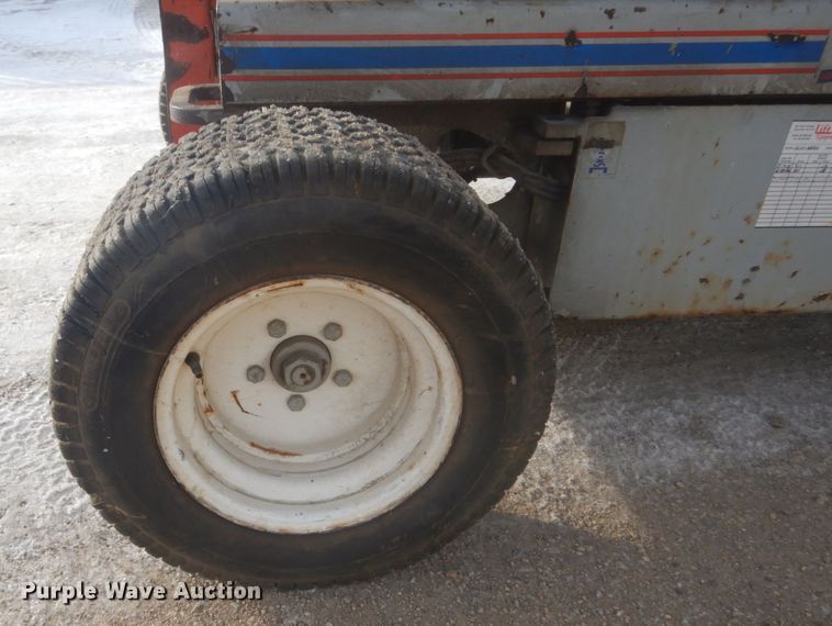 image for item HS9761 2000 Skyjack SJIII 6832  scissor lift