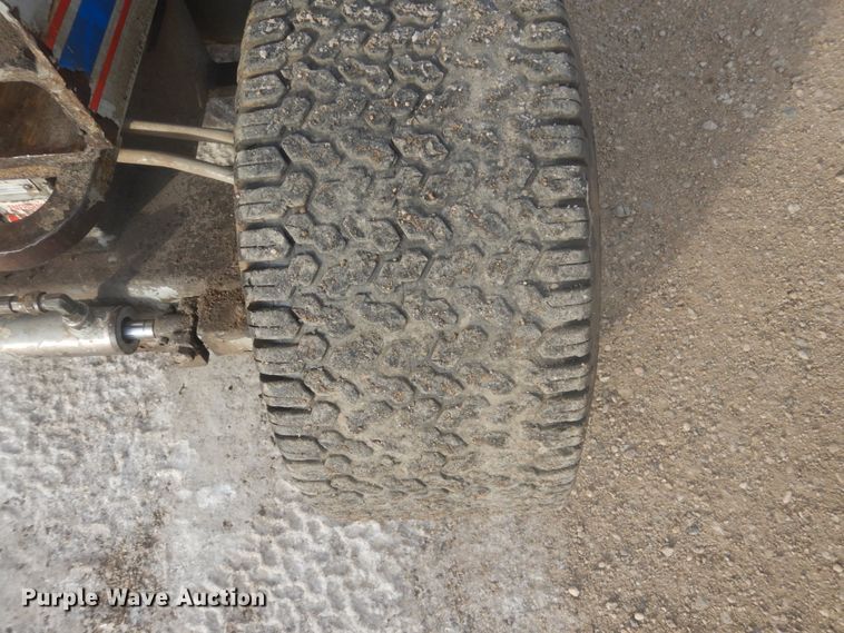 image for item HS9761 2000 Skyjack SJIII 6832  scissor lift