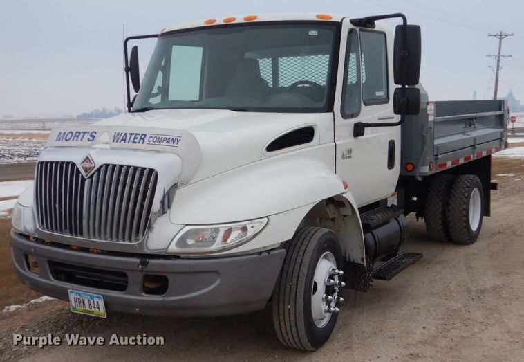 image for item HU9992 2006 International 4200  dump truck